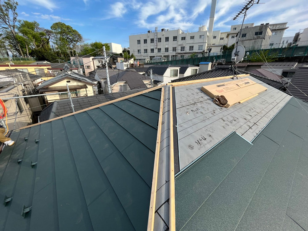 屋根カバー工法の流れ